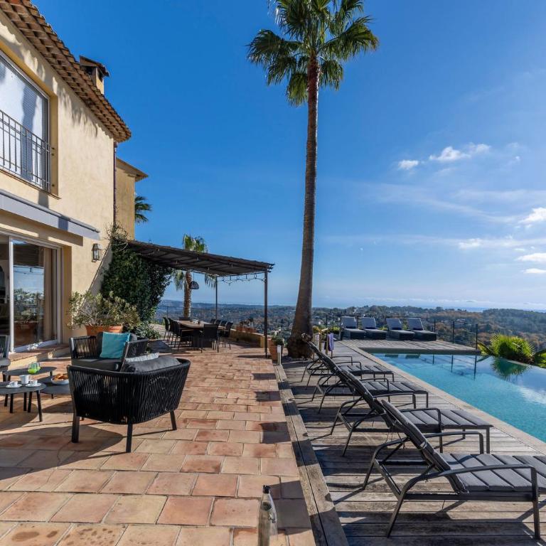 Entre mer et Esterel - Piscine, vue 6 suites - Villa Deluxe - 59