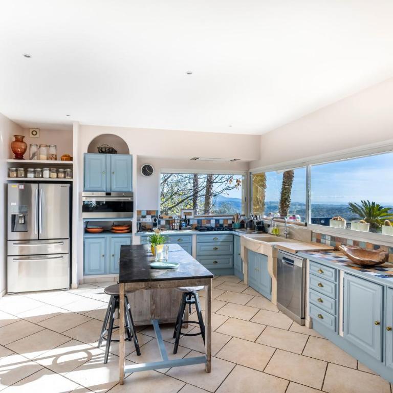 Entre mer et Esterel - Piscine, vue 6 suites - Villa Deluxe - 61