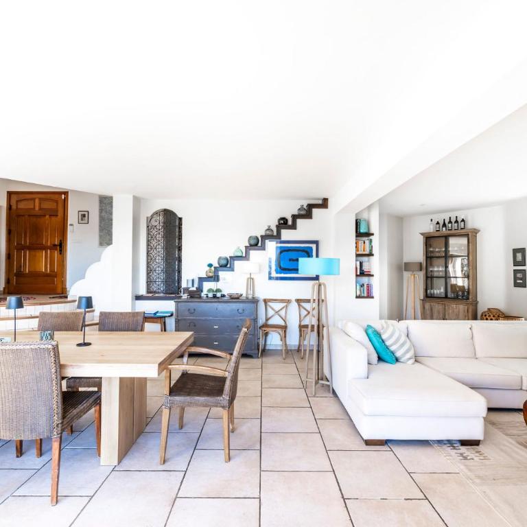 Entre mer et Esterel - Piscine, vue 6 suites - Villa Deluxe - 63