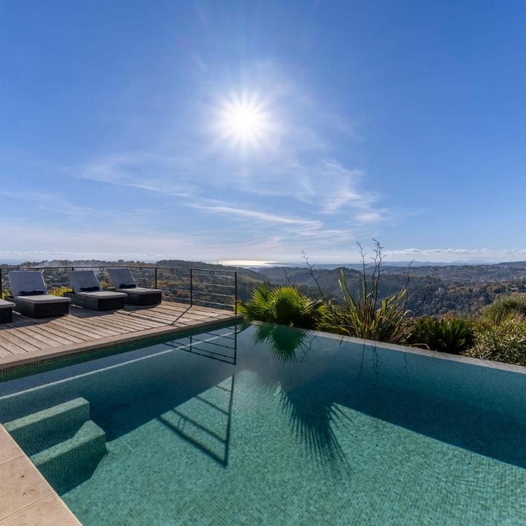 Entre mer et Esterel - Piscine, vue 6 suites - Villa Deluxe - 80