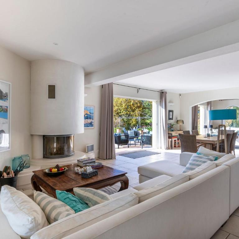 Entre mer et Esterel - Piscine, vue 6 suites - Villa Deluxe - 8