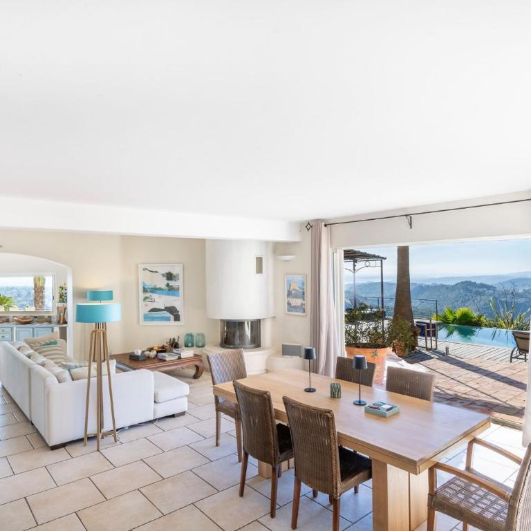 Entre mer et Esterel - Piscine, vue 6 suites - Villa Deluxe - 94