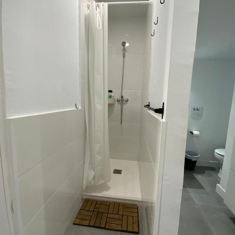 Coliving Mol-Terrace, En-Suite Bathroom, Fridge & TV - Suite con cama grande - 8