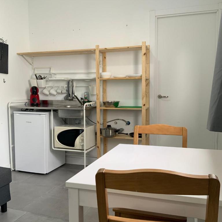 Coliving Mol-Terrace, En-Suite Bathroom, Fridge & TV - Suite con cama grande - 10
