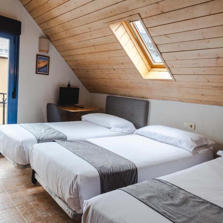 Hostal Nau Pradets - Habitación Triple - 5