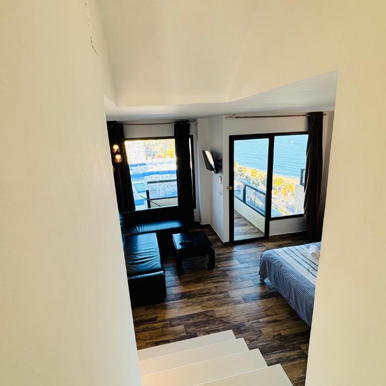AlquilaEasy Aloha Playa - Apartment with stairs Sea View - 55
