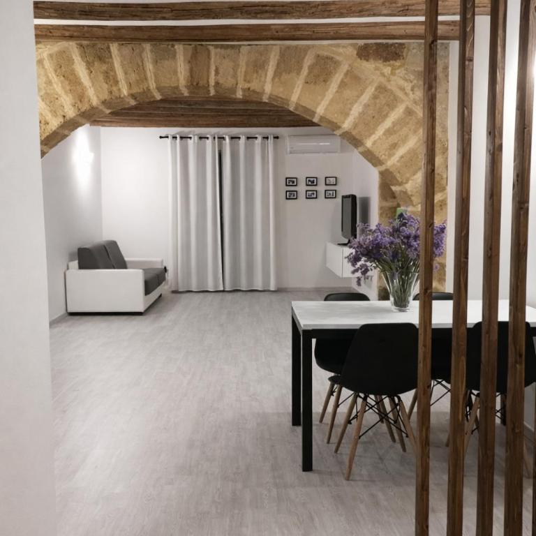 Cesare Home - One-Bedroom Apartment - 4