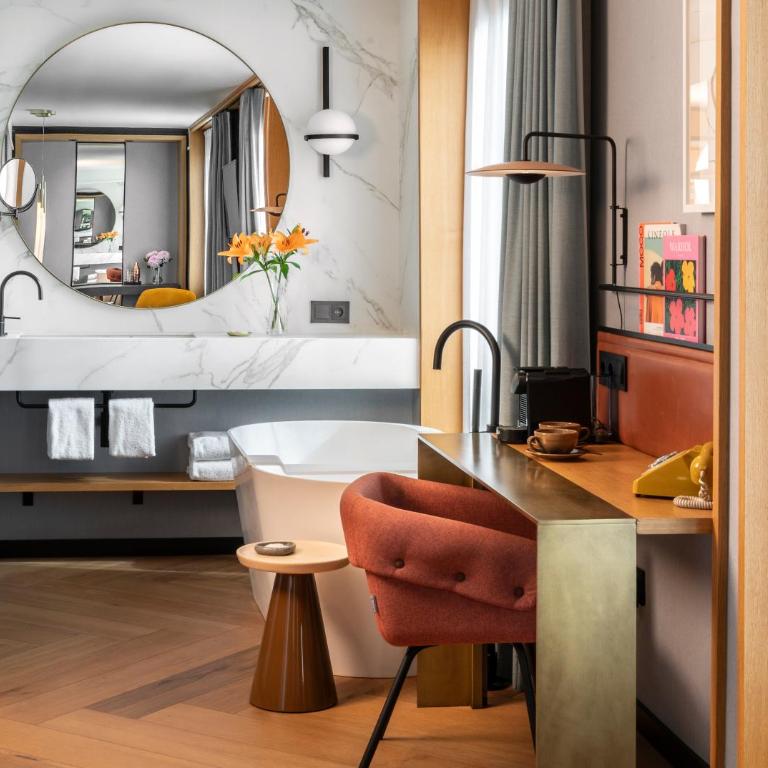 Kimpton Vividora Hotel by IHG - King Suite with Private Terrace - 4