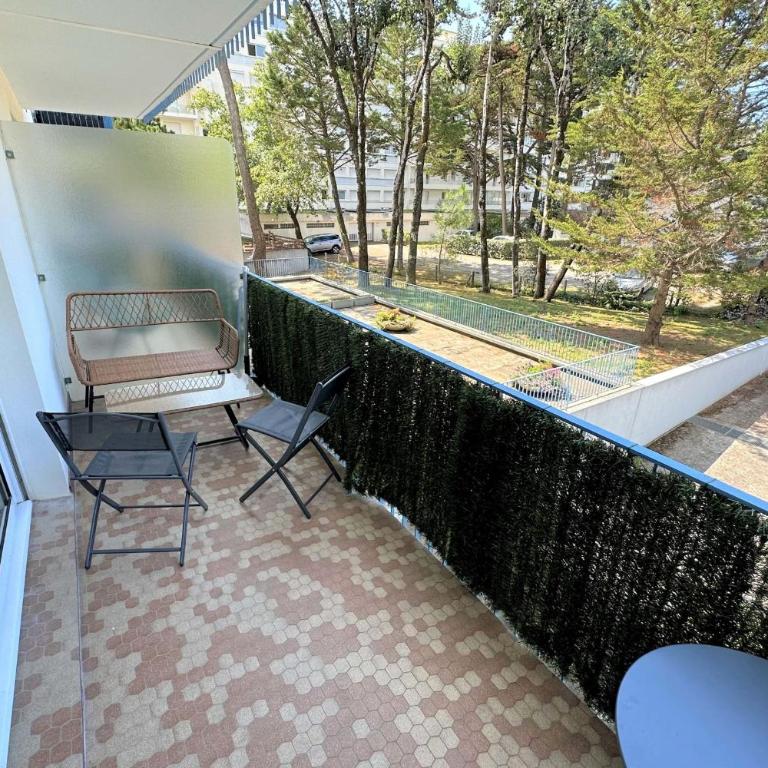 Studio with balcony - 2 min beach and AquaBaule - Studio - 12