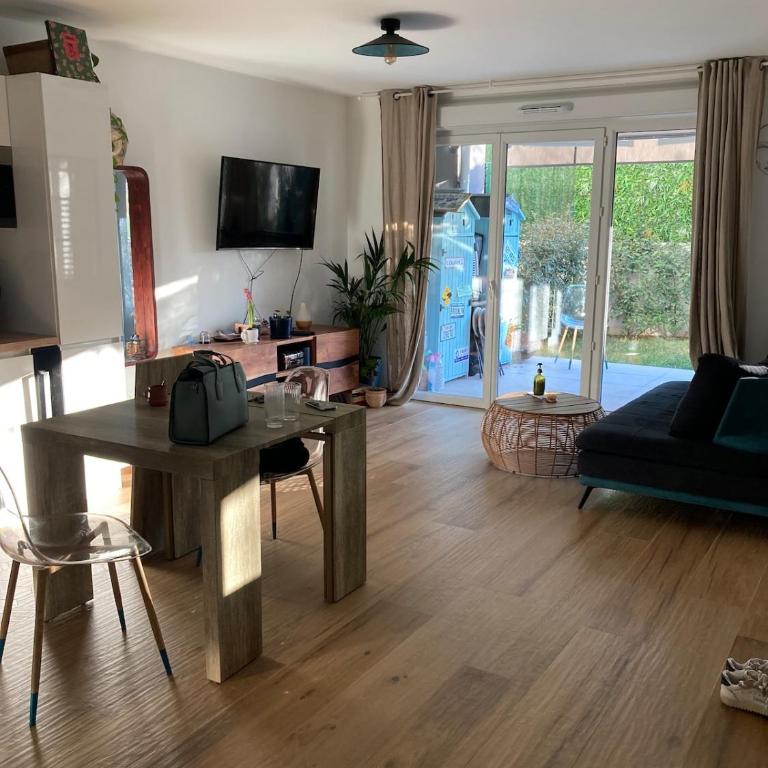 Appartement tout équipé & lumineux - Jardin terrasse et parking privé - Appartement 1 Chambre avec Jardin - 2