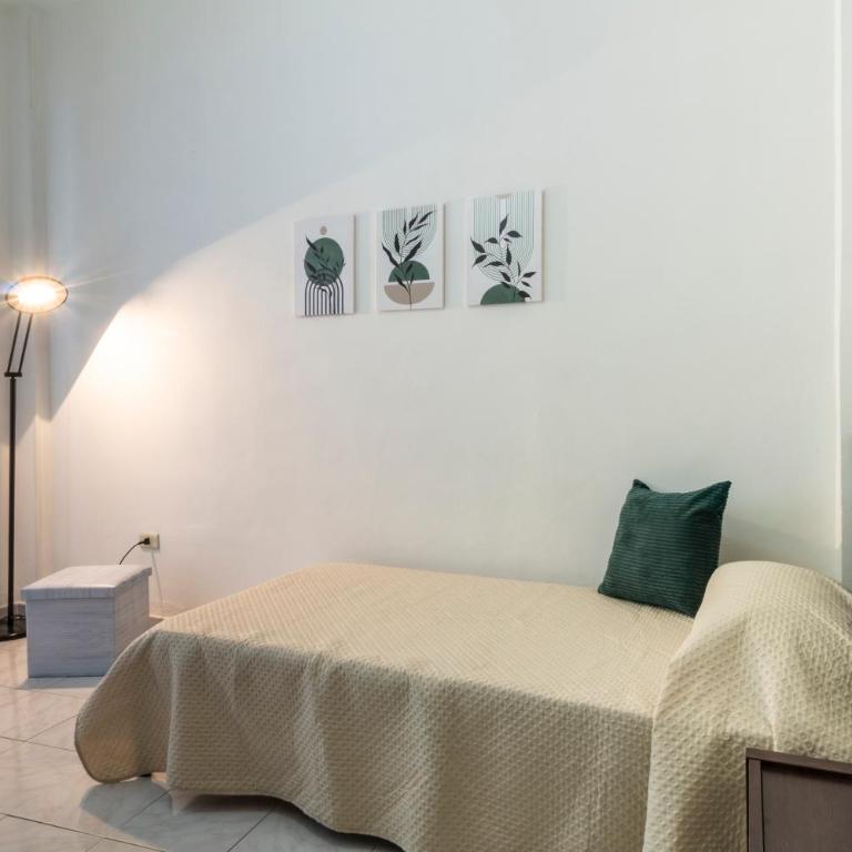 Cagliari Center - Sonnino House - Three-Bedroom Standard Apartment - 3