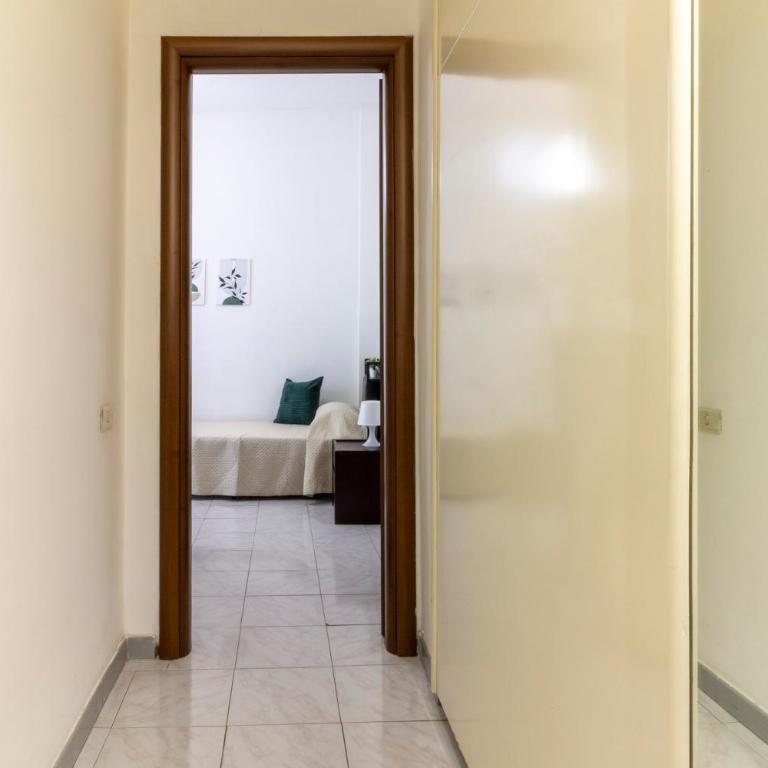 Cagliari Center - Sonnino House - Three-Bedroom Standard Apartment - 7