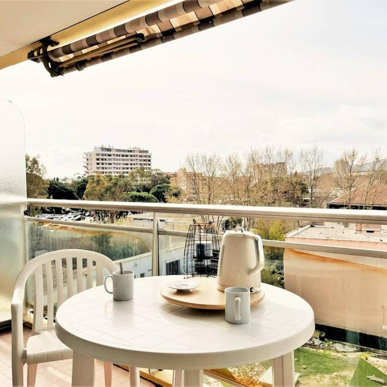 LV820-C02 Appartement 2 pièces 4 couchages LE LAVANDOU - Appartement 1 Chambre - 2