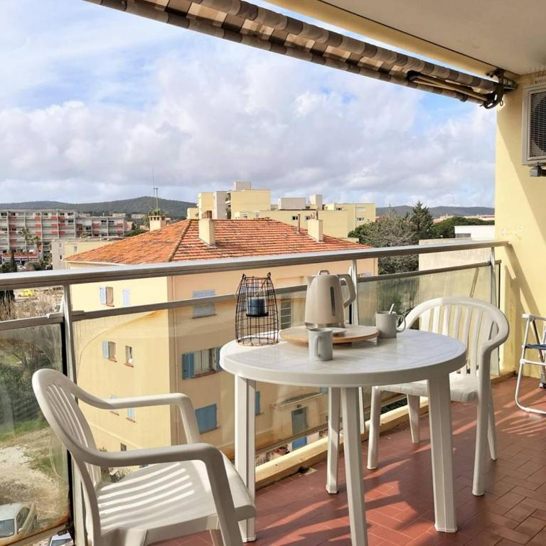 LV820-C02 Appartement 2 pièces 4 couchages LE LAVANDOU - Appartement 1 Chambre - 3