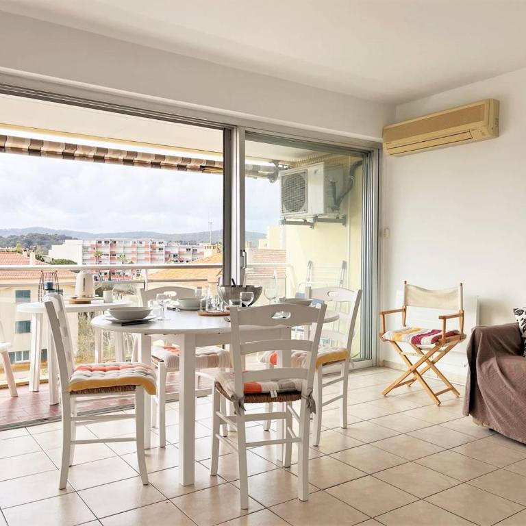 LV820-C02 Appartement 2 pièces 4 couchages LE LAVANDOU - Appartement 1 Chambre - 4