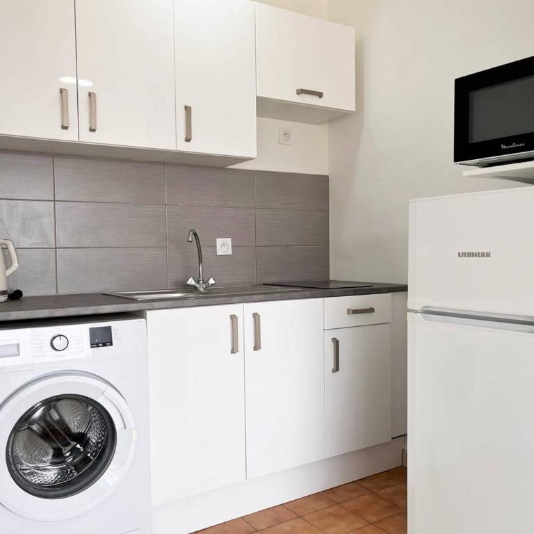 LV820-C02 Appartement 2 pièces 4 couchages LE LAVANDOU - Appartement 1 Chambre - 8