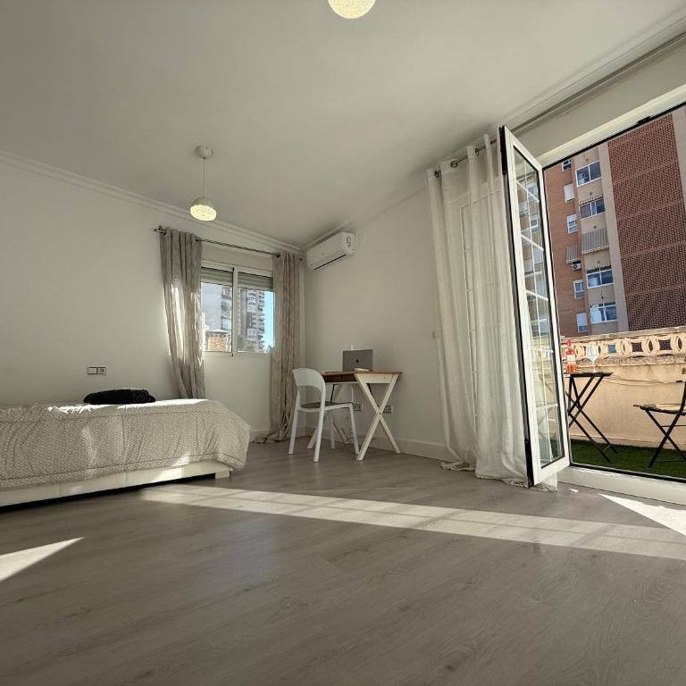 Casa Playa Albufereta a 1min con terraza para 6 By Turihome - Three-Bedroom House - 17