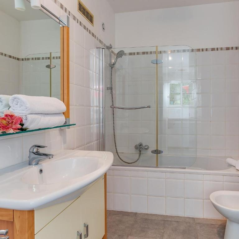 VILLA LOUPA VI4489 by Riviera Holiday Homes - Villa with Private Pool - 19