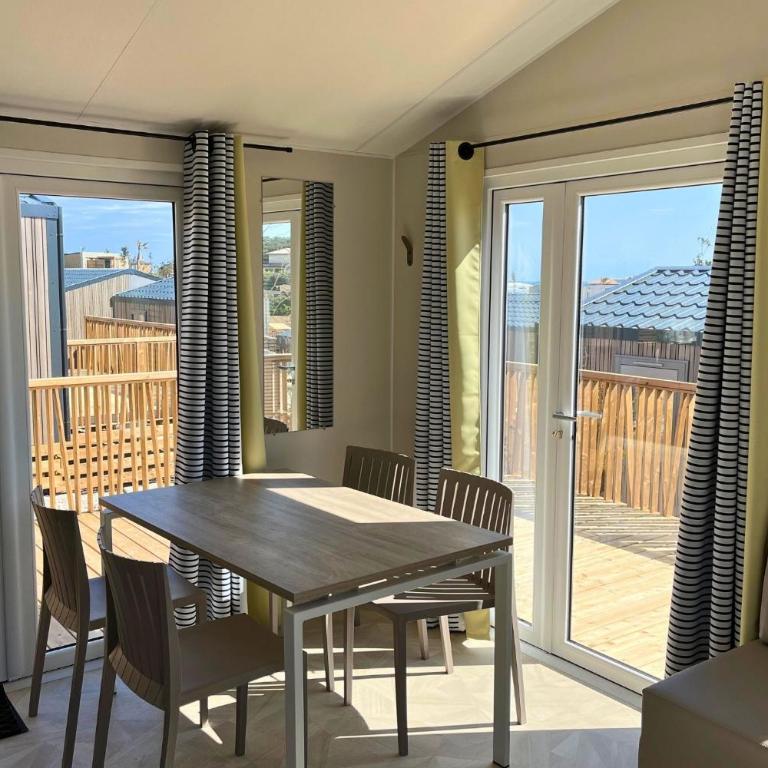 Camping les Tamaris *** - Grand Mobile Home 4 Places Premium Colline - 3
