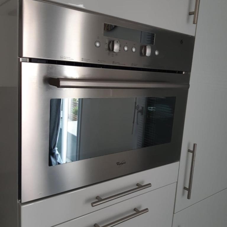 Superbe logement, proche commerces, stade et plage - Apartment - 18