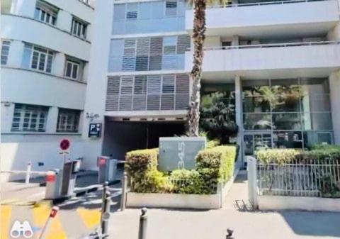 Superbe logement, proche commerces, stade et plage - Apartment - 34