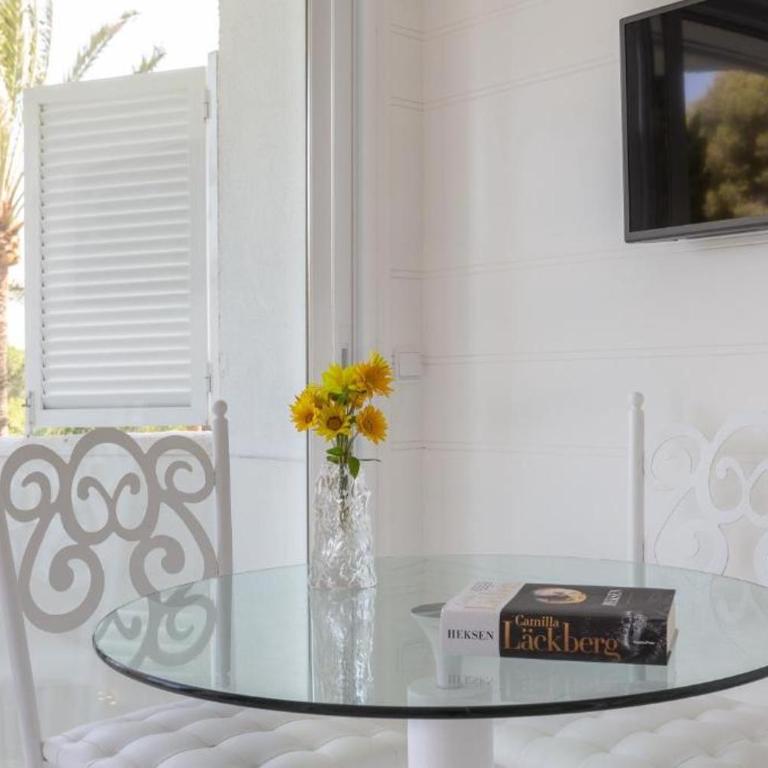 Bright Studio Pool Walk to Beach - Playa Real - Pass the Keys - Apartamento Estudio - 10