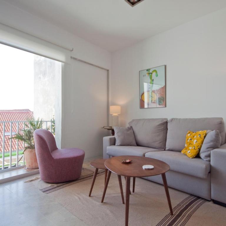 Refugio soleado sobre los tejados de Chueca - One-Bedroom Apartment with Balcony - 13