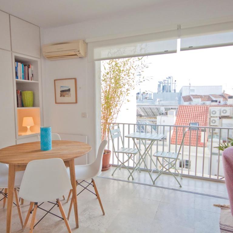 Refugio soleado sobre los tejados de Chueca - One-Bedroom Apartment with Balcony - 15