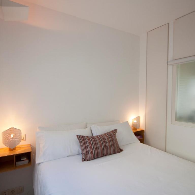 Refugio soleado sobre los tejados de Chueca - One-Bedroom Apartment with Balcony - 8
