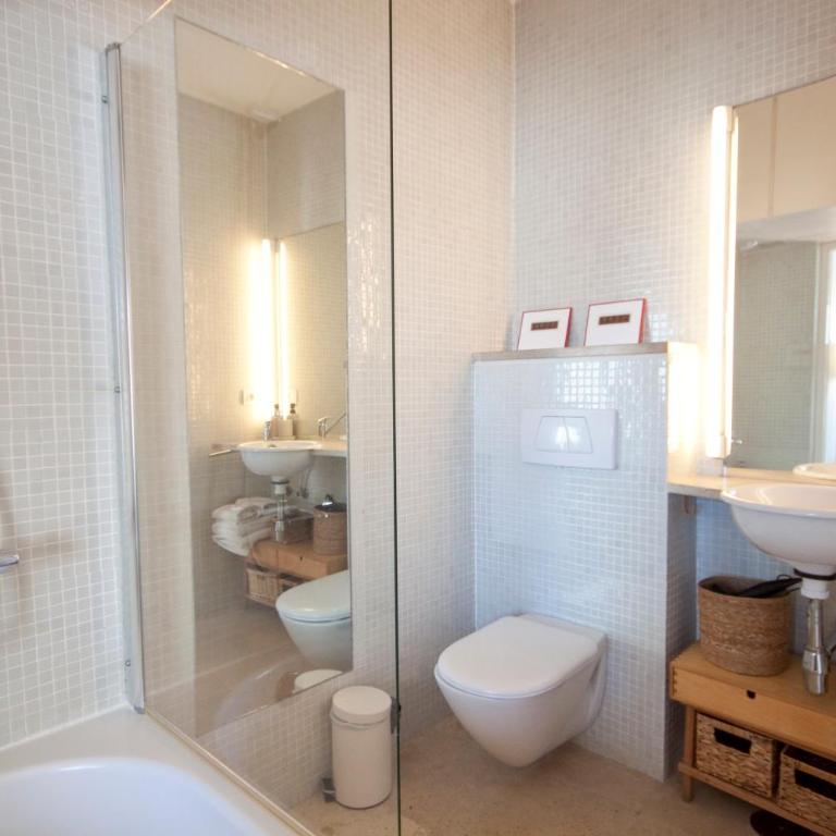 Refugio soleado sobre los tejados de Chueca - One-Bedroom Apartment with Balcony - 27