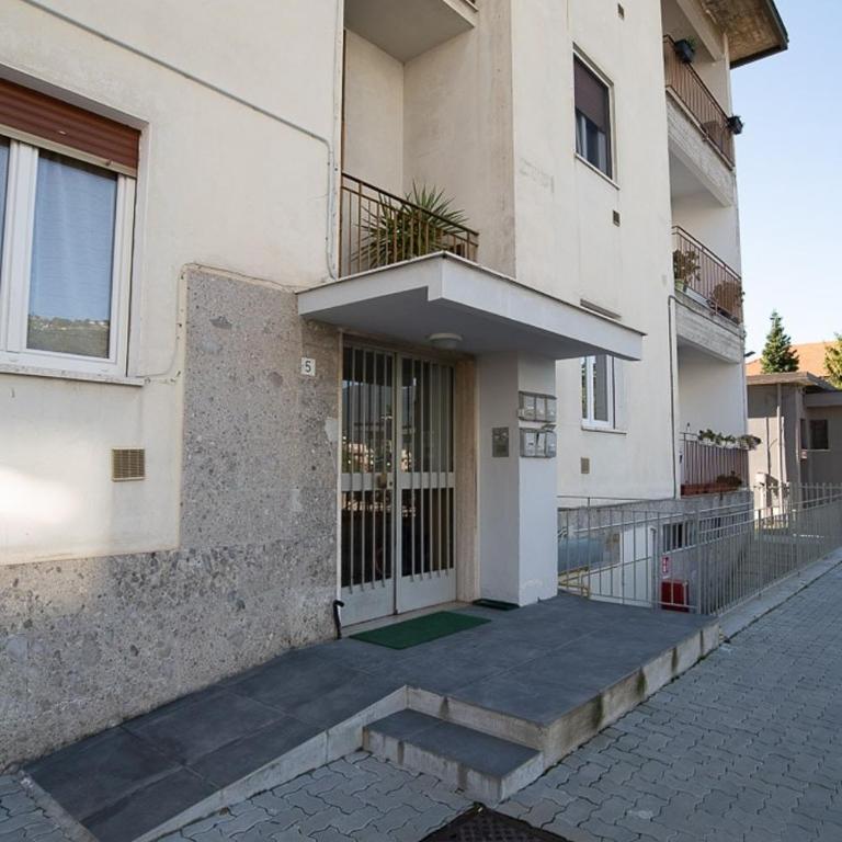 Three bedroom Central flat Near train station - Appartamento con 3 Camere da Letto - 57