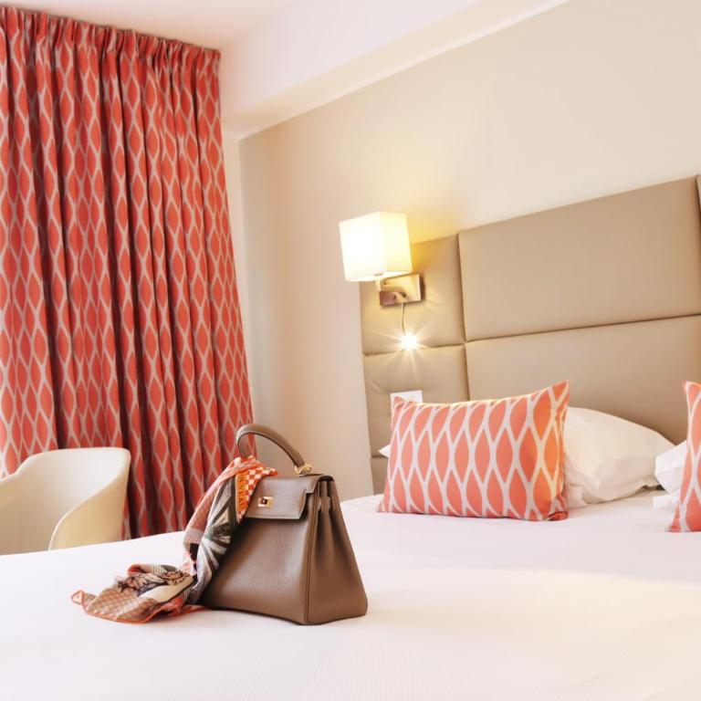 Hotel Nice Riviera - Chambre Double Classique - avec 1 Heure d’Accès Gratuit à la Piscine - 5
