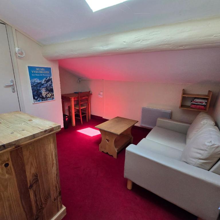 Hôtel Le Colbert - Large King Size Attic Room - 1