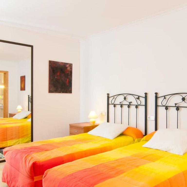 Can Picafort - Six-Bedroom Holiday Home - 18