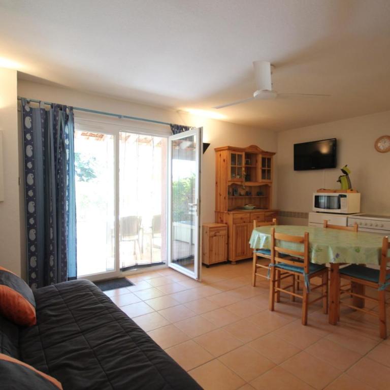 Belle villa 2 chambres, 5 couchages, jolie terrasse avec vue sur reserve, dans residence securisee avec piscine commune 800 m de la mer LRCS76 - Two-Bedroom House - 3