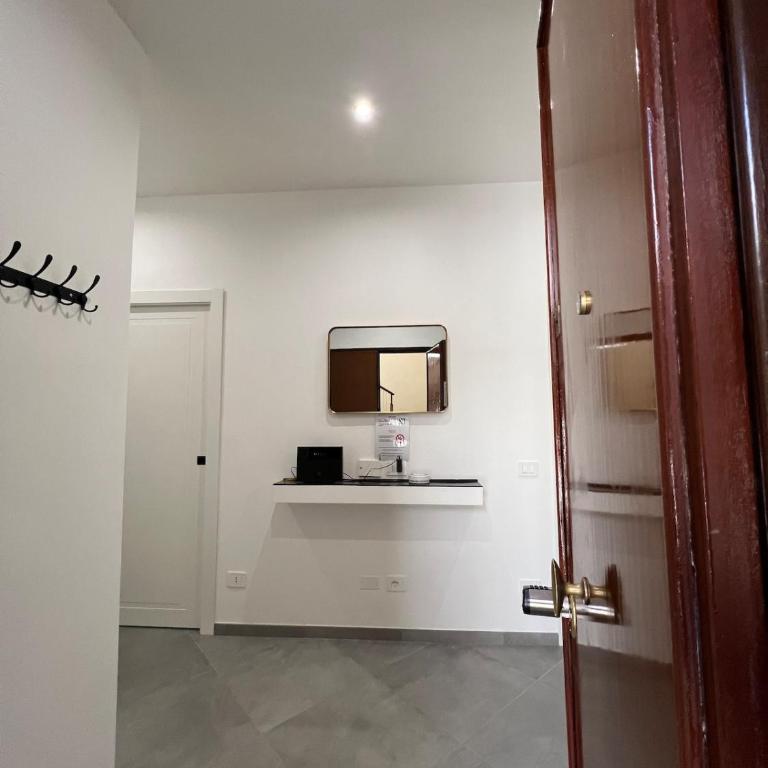 Modern Vatican Home - One-Bedroom Apartment - 31
