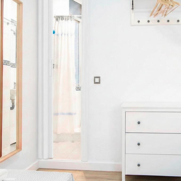 Triana Riverside & Home Cinema - Apartment - 23