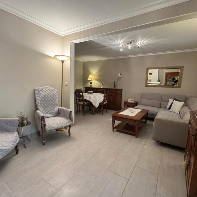 Le Paisible - 4pers - Parking - Wi-Fi - Maison 2 Chambres - 9