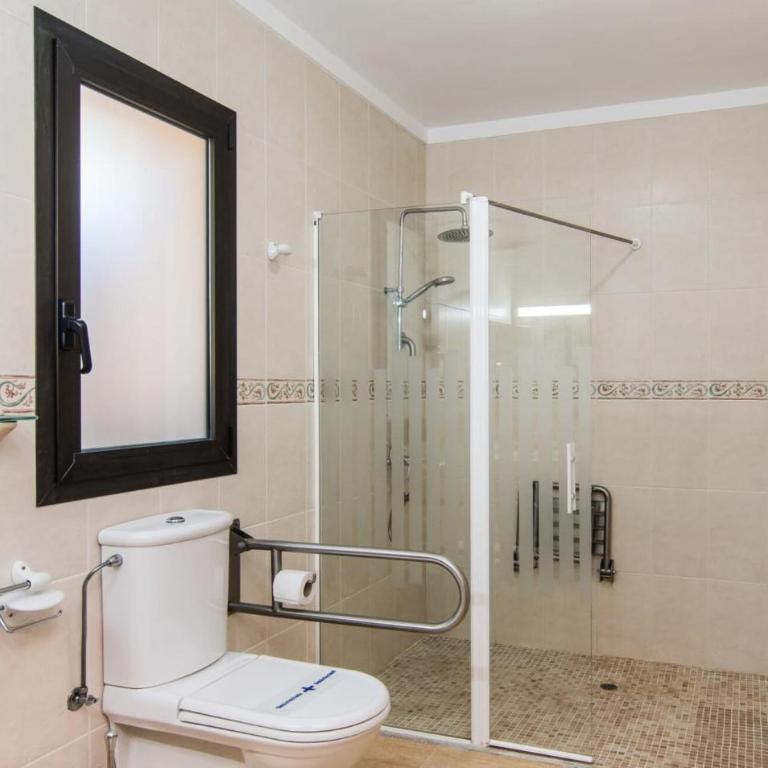 Can Picafort - Six-Bedroom Holiday Home - 28