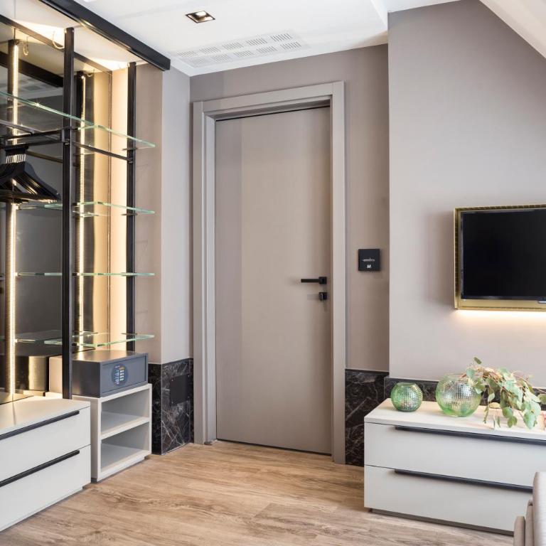 Hotel Michelangelo - Comfort Junior Suite with Partial Sea View - 4
