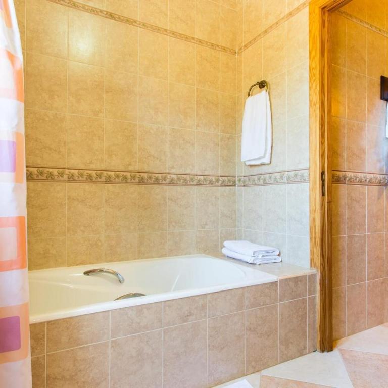 Ses Comunes - Four-Bedroom Vacation Home - 24