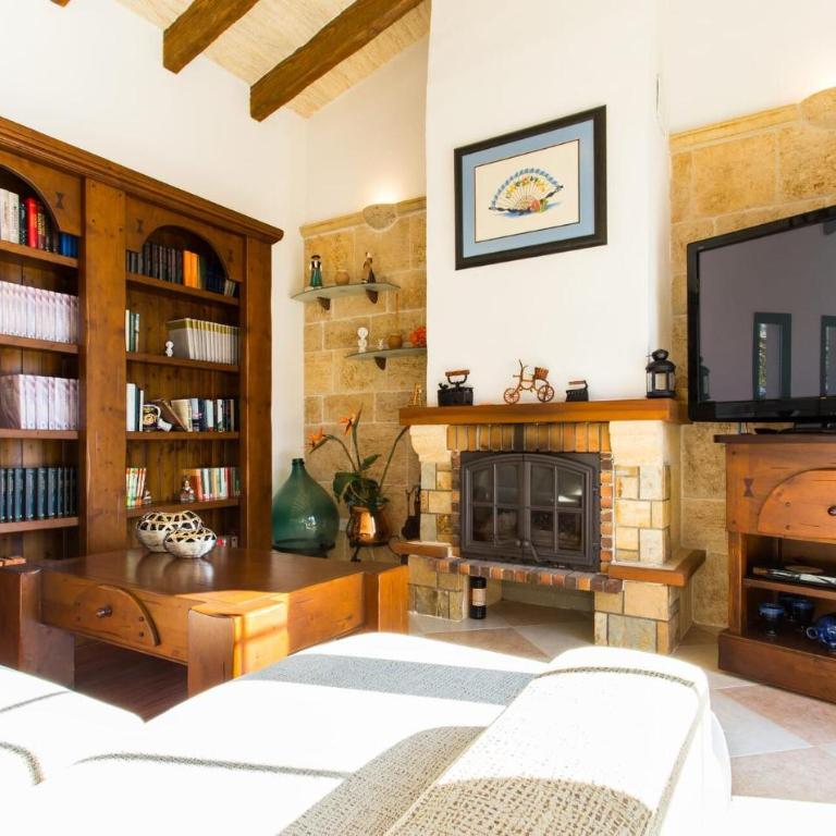 Ses Comunes - Four-Bedroom Vacation Home - 11