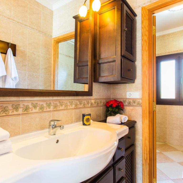 Ses Comunes - Four-Bedroom Vacation Home - 26