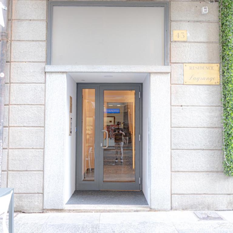 CASA LE 4 ARTI - 86Mq in Via Lagrange 43 LUXURY - One-Bedroom Apartment - 63