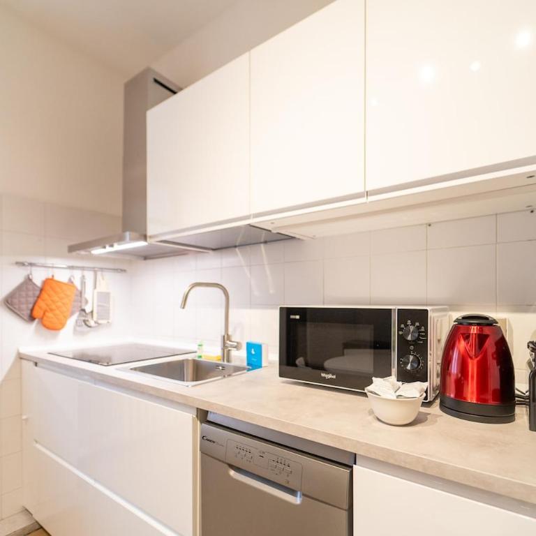 Apartament in the historic center of Como - One-Bedroom Apartment - 13