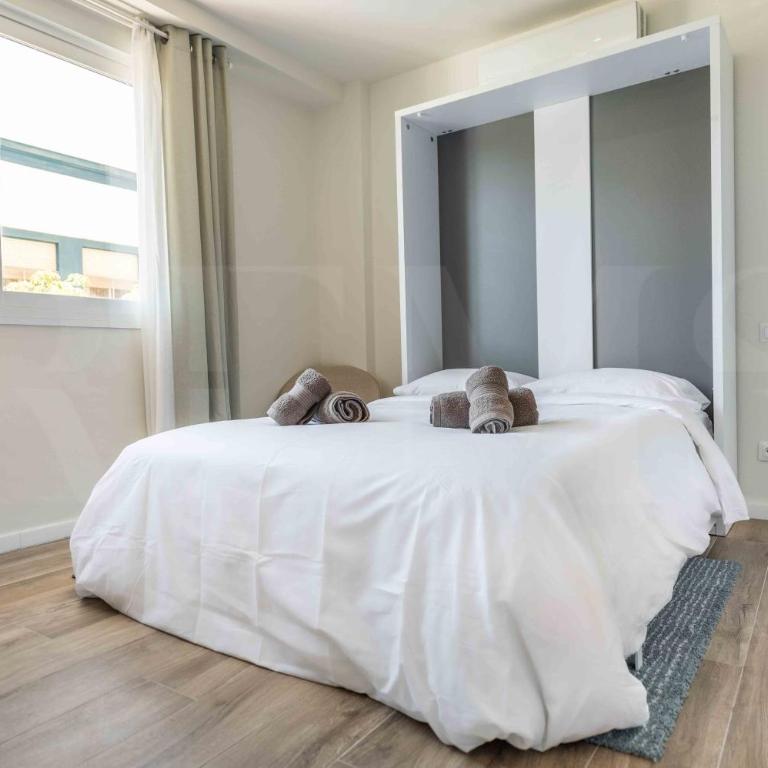 Minimalist Málaga City-Centre Apartment REMS - Studio Apartment - 6