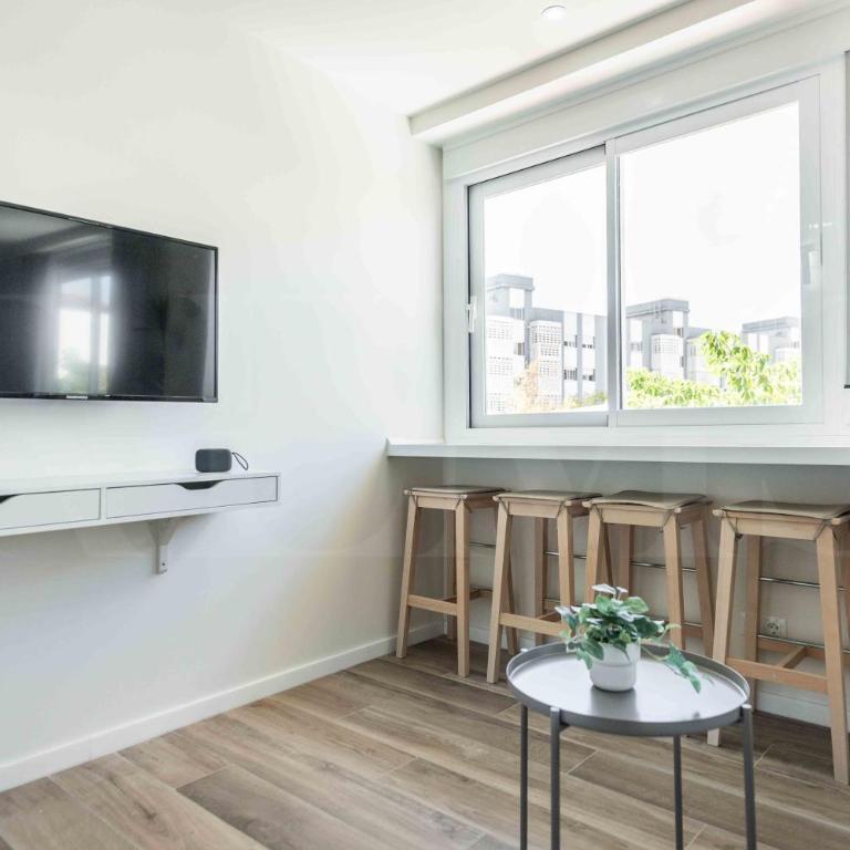 Minimalist Málaga City-Centre Apartment REMS - Studio Apartment - 3