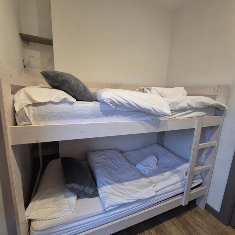 Exclusividad a Pie de la Torre de la Catedral - Two-Bedroom Apartment - 2