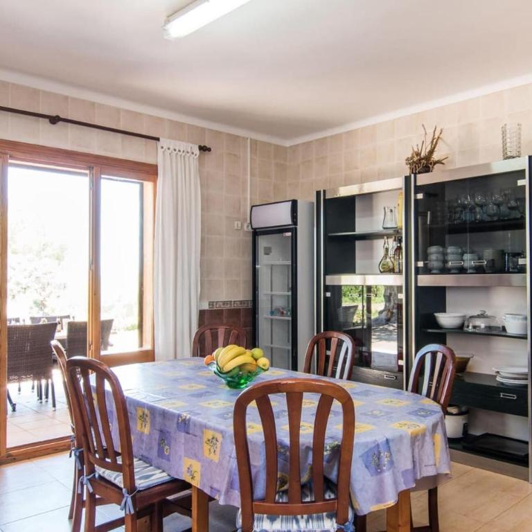 Can Picafort - Six-Bedroom Holiday Home - 8