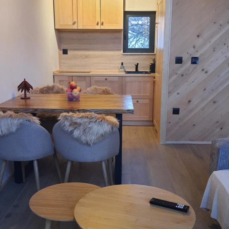 Hazel House - One-Bedroom House - 3